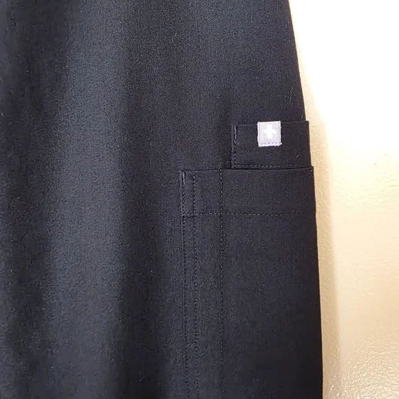 FIGS Yola High Waisted Skinny Tapered Leg Scrub Pants M Black  Tailored Nursing - Picture 5 of 16